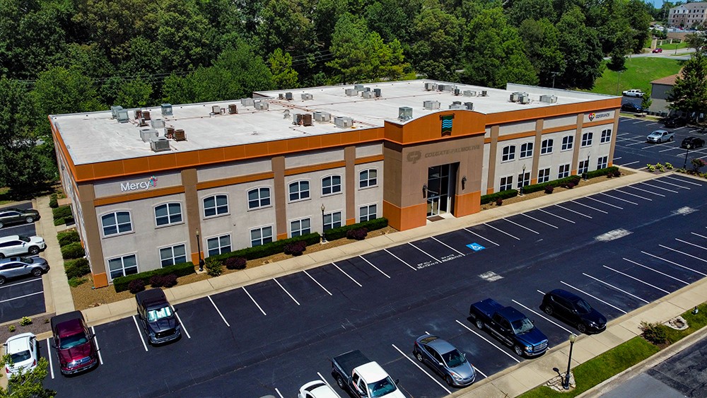 Located in the corner of it all, Village on the Creeks is a premier office location for Northwest Arkansas. Its central location provides easy access to I-49, incredible eateries, outdoor walking and biking trails, Pinnacle Hills Promenade, the Walmart Amp, Rogers Convention Center conveniently located in Embassy Suites, and Top Golf are all very close by. Unoccupied building is perfect for Users or Landlords that need more space for their tenants.