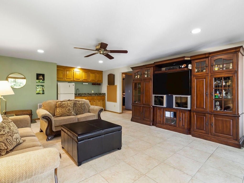 Aberdeen Sub Bvv - Residential