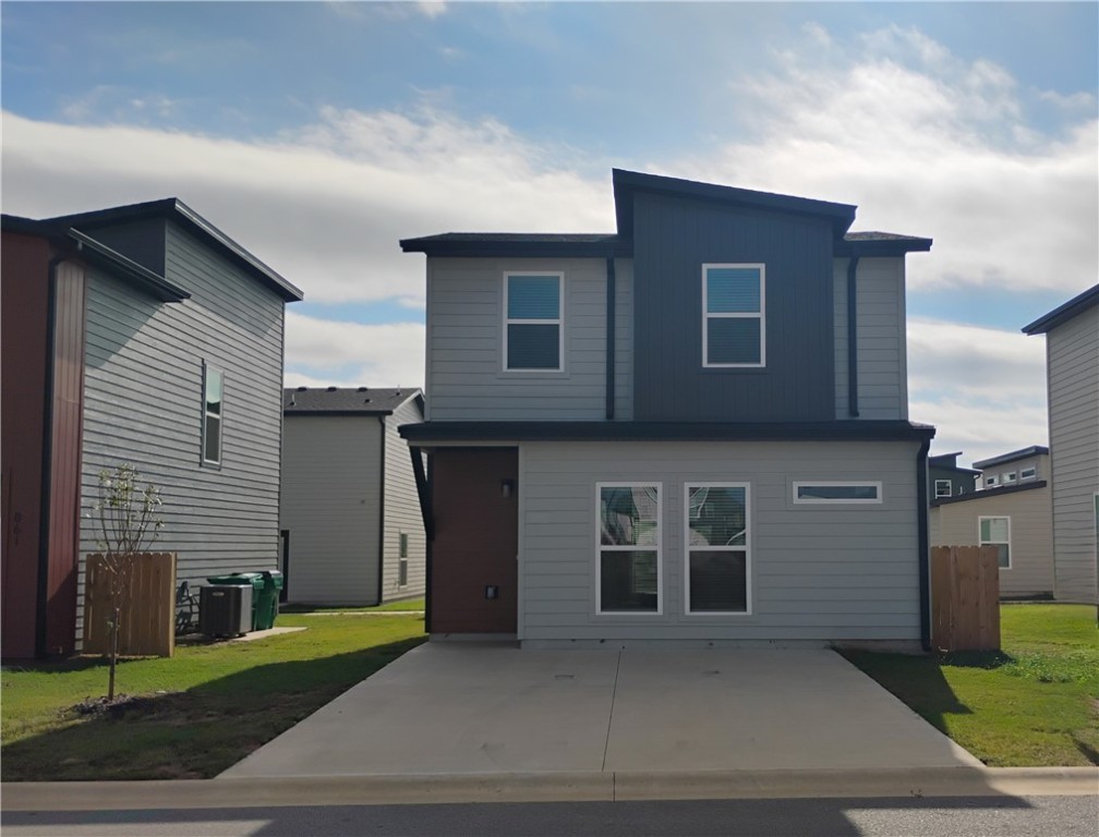 Available early September - This modern-designed Bentonville home with 2 bedrooms and 2.5 bathrooms. Featuring all major appliances for easy move-in: Fridge, stove, dishwasher, microwave, and washer/dryer SET!
Pet friendly and featuring an in-neighborhood dog park, this home is perfect for pet owners.
Washer/Dryer set included - Save on moving costs!
Fridge, stove, dishwasher, include.
NO yard work required! - Lawncare is taken care of for you at no extra cost!
Pet friendly - Bring your whole family and enjoy the neighborhood dog park together.
2 bedrooms, 2.5 bathrooms - Enjoy a smaller home WITHOUT the nuisance of apartments and shared-wall neighbors.