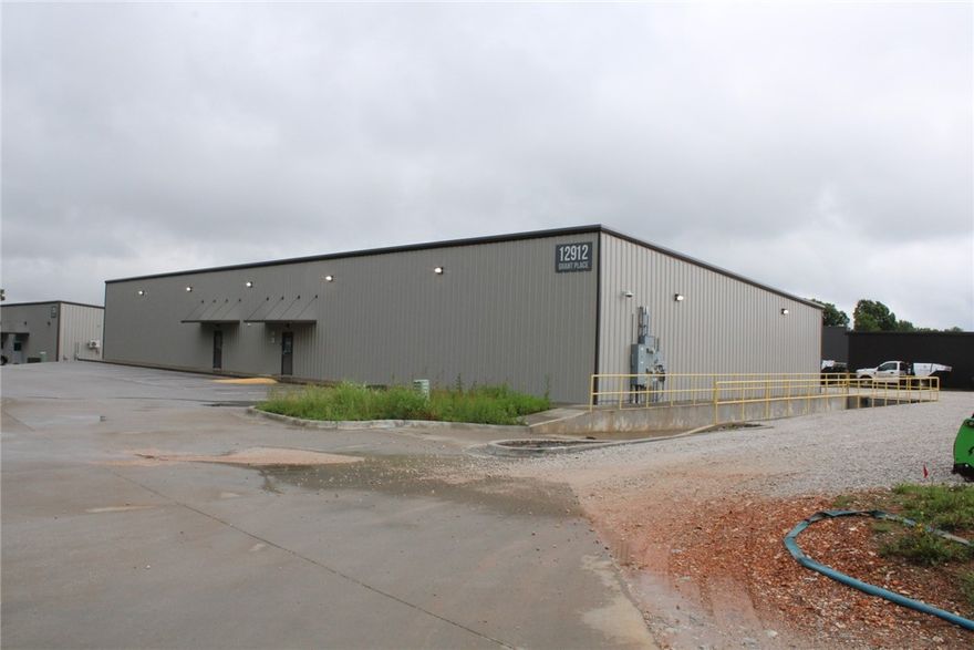 For Lease: 4,500 SF warehouse suite available in Bentonville, AR. Features two 12x12 roll-up doors, 13'-18' ceiling height, and single-phase power with option for three-phase. Located near Walmart HQ and Pinnacle Hills Office District, with easy access to common-use dock and up to 2 acres of yard space available. Spaces are delivered with single restroom and heater, ready for immediate occupancy. Asking $14/SF NNN.