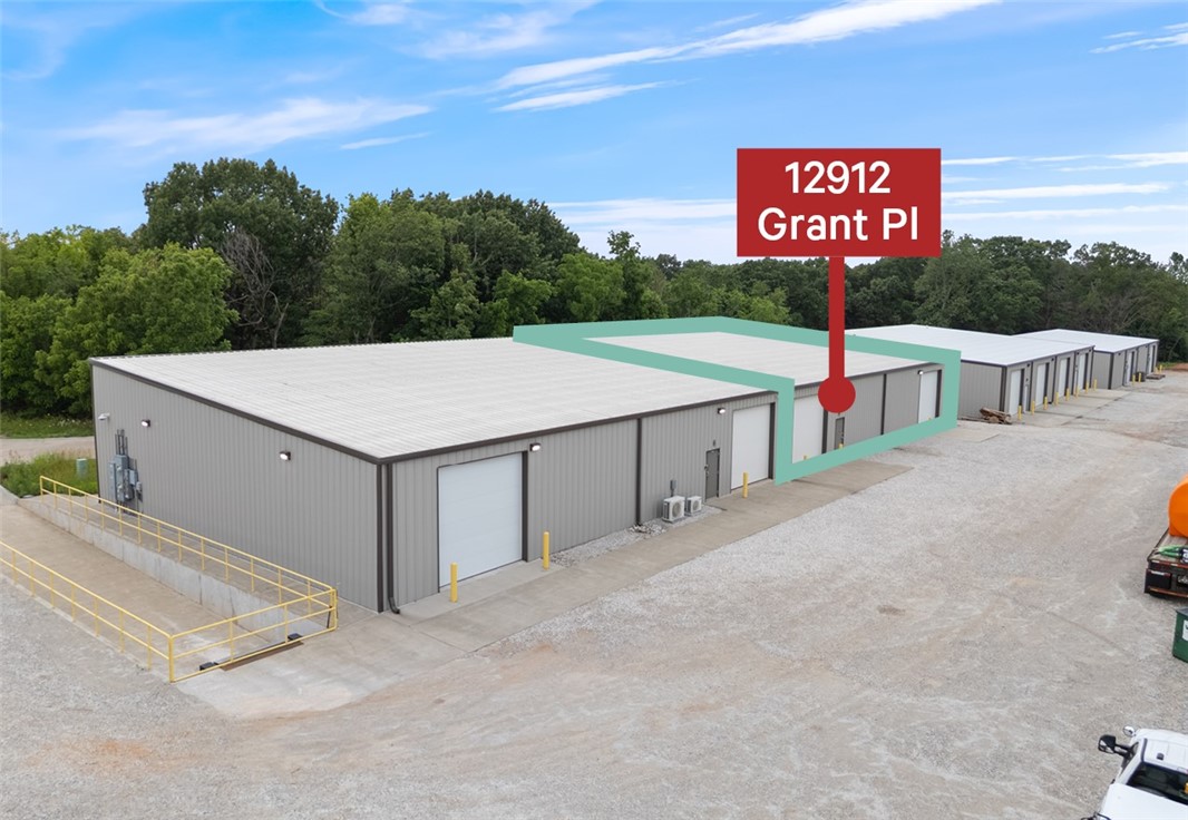 For Lease: 4,500 SF warehouse suite available in Bentonville, AR. Features two 12x12 roll-up doors, 13'-18' ceiling height, and single-phase power with option for three-phase. Located near Walmart HQ and Pinnacle Hills Office District, with easy access to common-use dock and up to 2 acres of yard space available. Spaces are delivered with single restroom and heater, ready for immediate occupancy. Asking $14/SF NNN.
