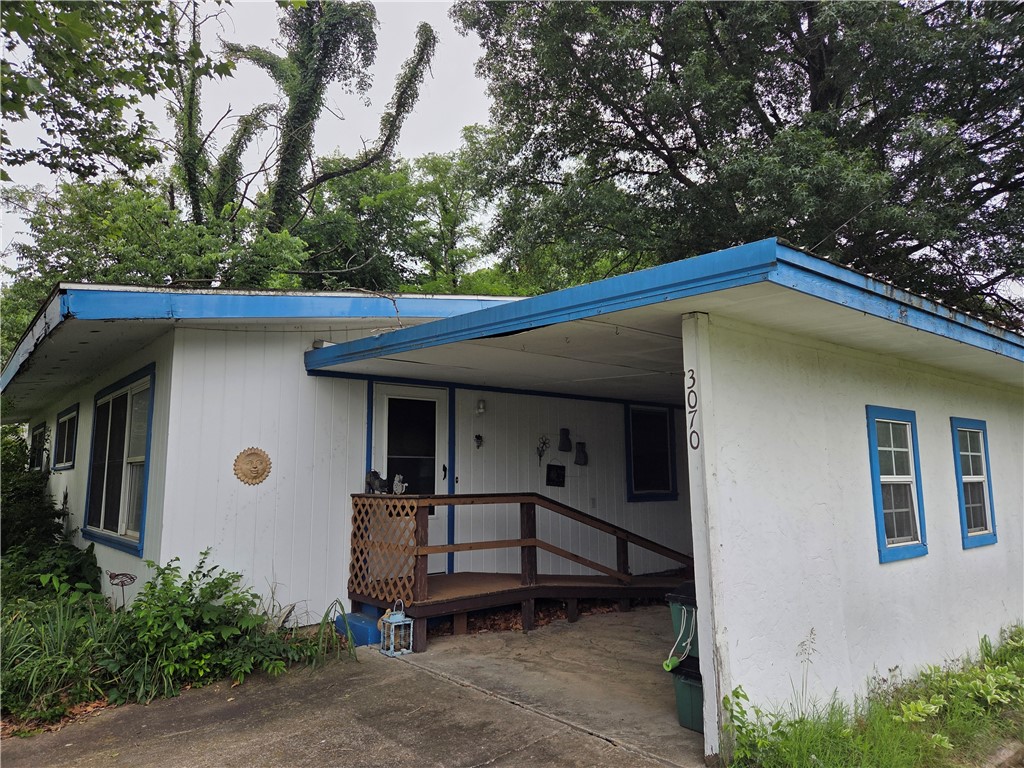 Eager for a renovation project? Great location and size. This house needs a lot of updates but will make a great starter home or investment property. Large open corner lot, close to schools, close to trails; make this your new project.