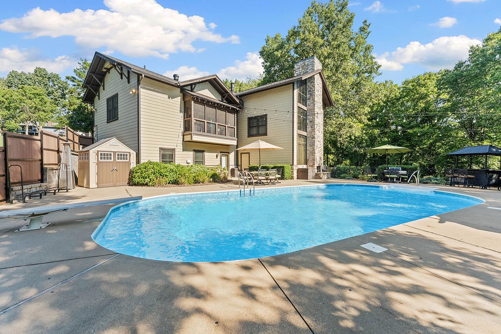 Twin Lakes Est - Residential