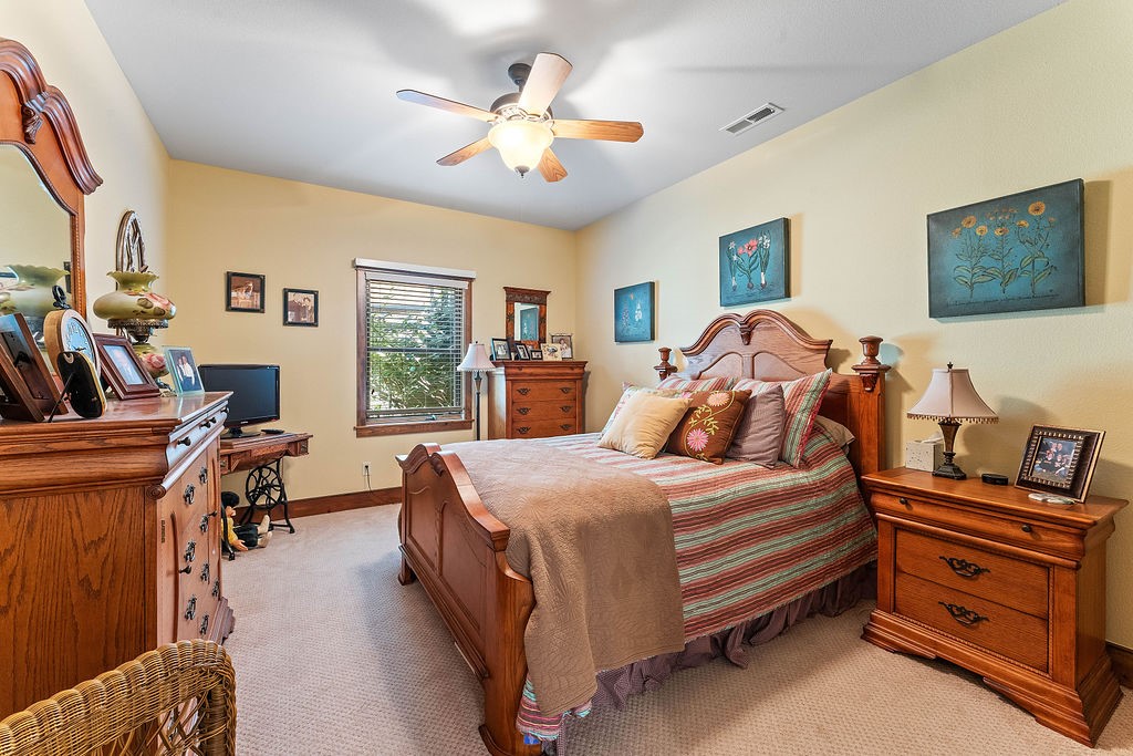 Twin Lakes Est - Residential