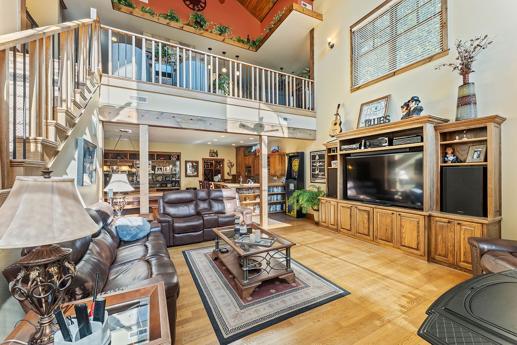 Twin Lakes Est - Residential