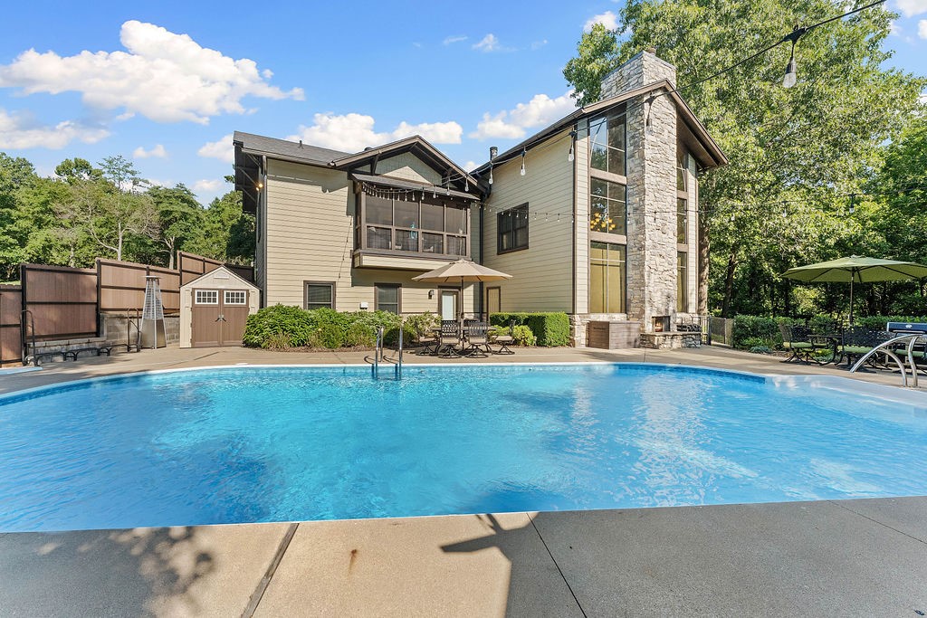 Twin Lakes Est - Residential