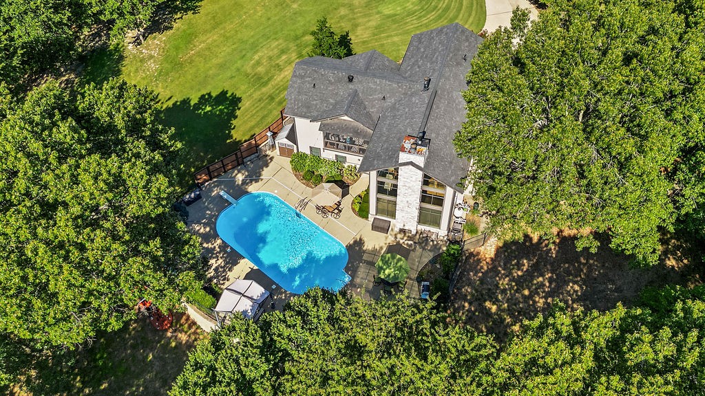 Twin Lakes Est - Residential