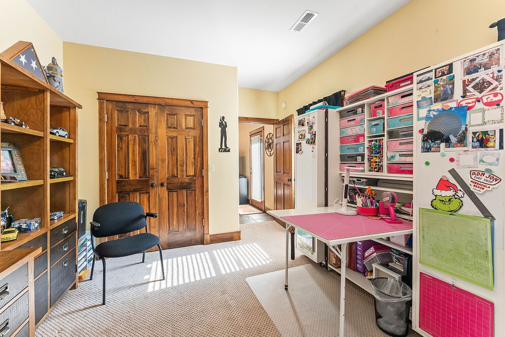 Twin Lakes Est - Residential