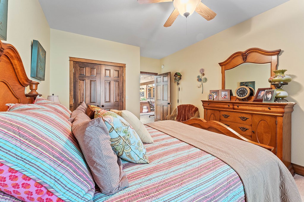 Twin Lakes Est - Residential