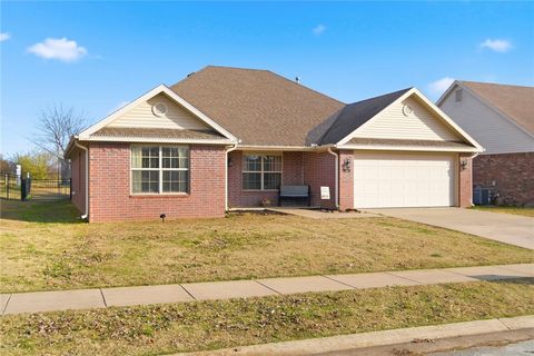 Photo of 2851 Chip Shot Drive, Farmington, AR 72730 (MLS # 1330019)