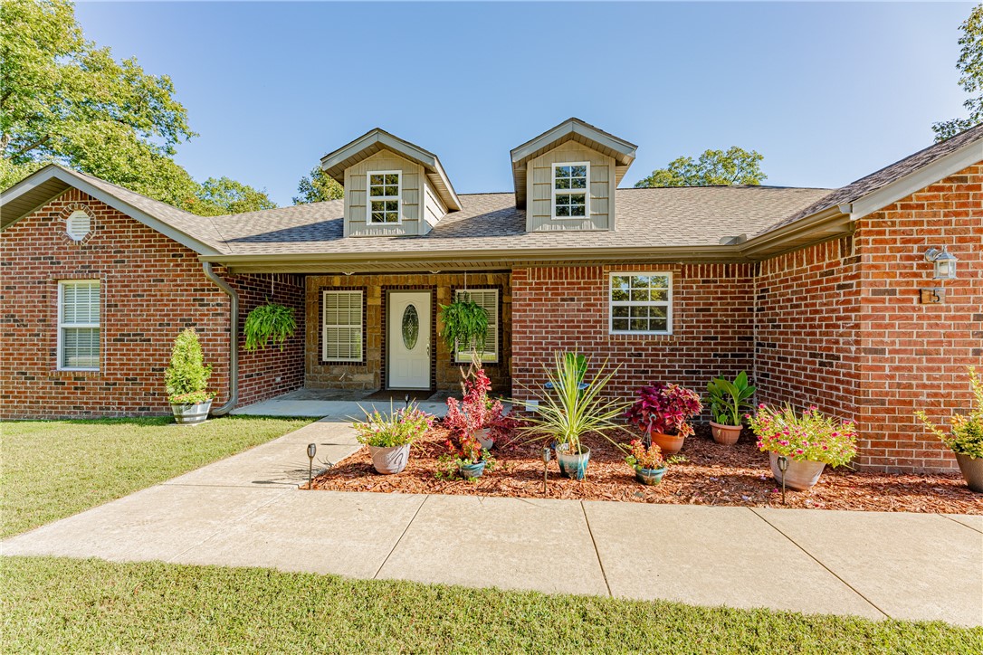 Beautiful well cared for 1 owner home. This home is nestled away in a quiet neighborhood close to Loch Lomond lake and Scotsdale golf course. Home features split floor plan with large closets, large laundry room, and wood flooring in dining and family room. Enjoy newly stained deck and a great flat yard! New roof in 2022, HVAC 2 yrs old. Refridgerator, washer/dryer to convey with home.