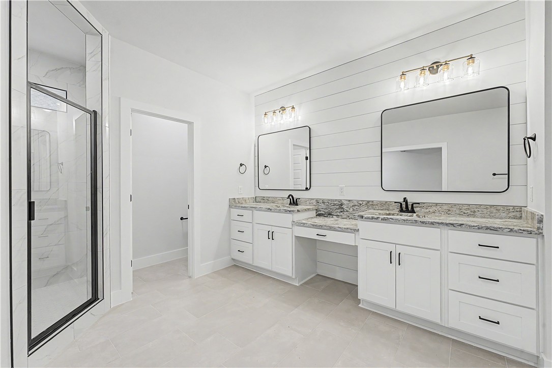 DIAMOND ESTATES PH V-CENTERTON - Residential