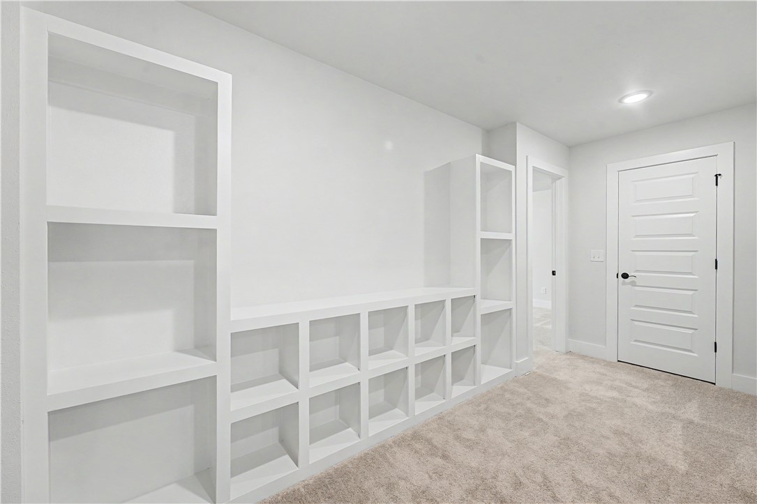DIAMOND ESTATES PH V-CENTERTON - Residential