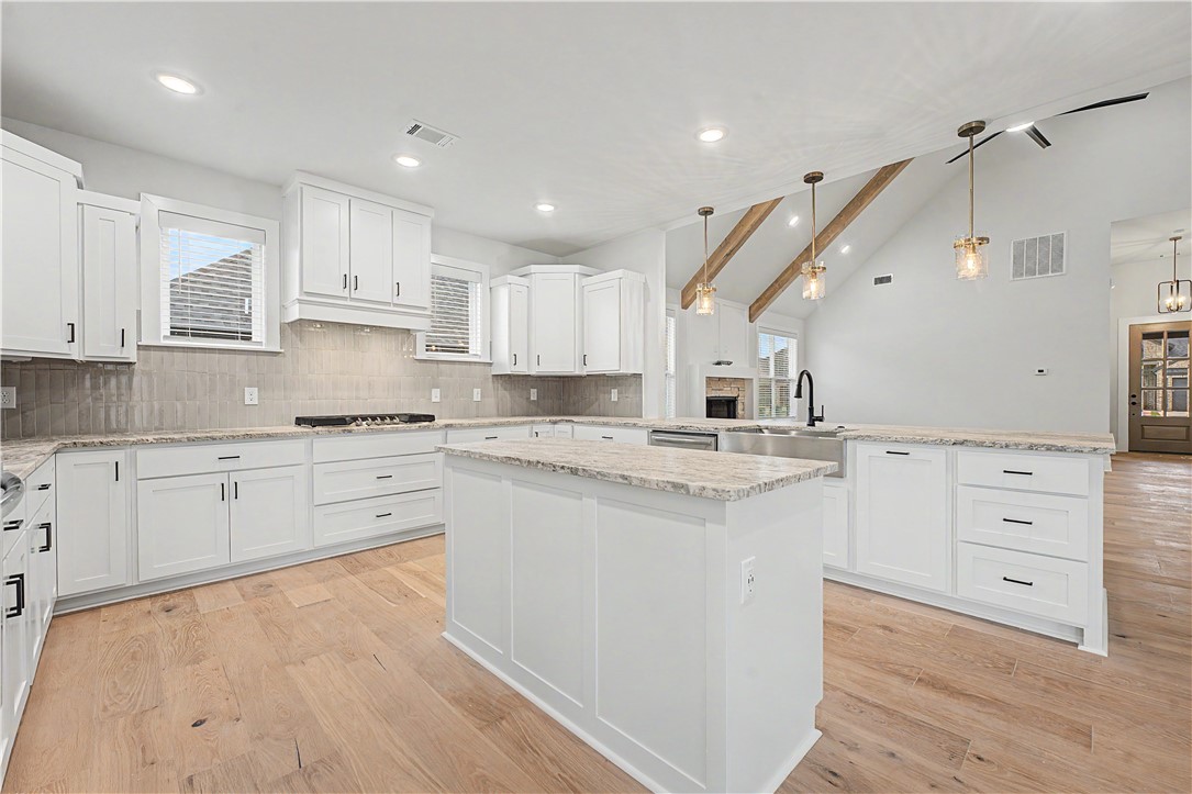DIAMOND ESTATES PH V-CENTERTON - Residential
