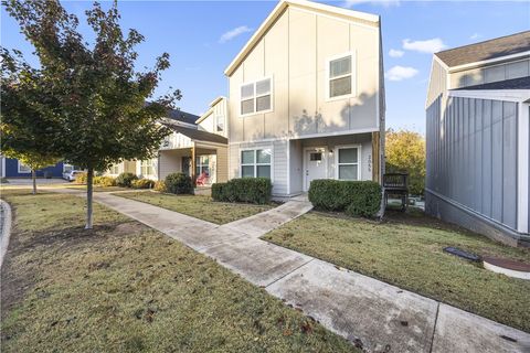 Photo of 2055 S Florida Way, Fayetteville, AR 72701 (MLS # 1327971)