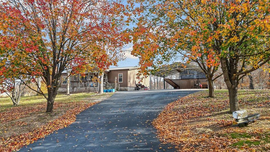 3 bed 2 bath modular home that is on a permanent foundation.  1.34-acre lot that has a paved driveway up the hill.  Home is located in the county so you can have animals for your pleasure yet minutes from downtown Rogers or Pea Ridge!