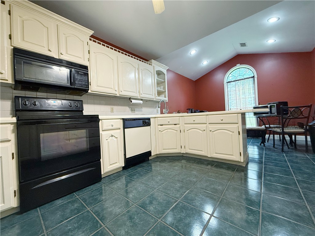 CLOVERLEAF ESTATES PHASE 1 - Residential