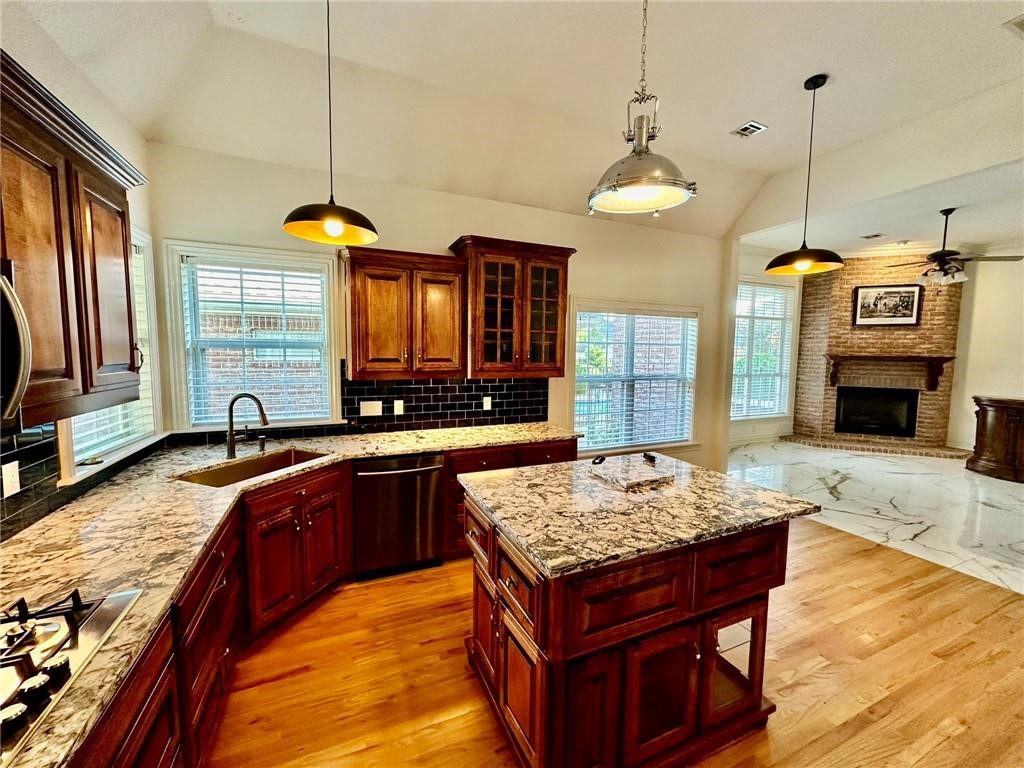 Highland Knolls Ph 5 Rogers - Residential Lease