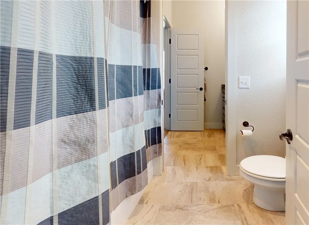 Bentonville, Arkansas 72712, United States, 4 Bedrooms Bedrooms, ,3 BathroomsBathrooms,Residential,Active,201660