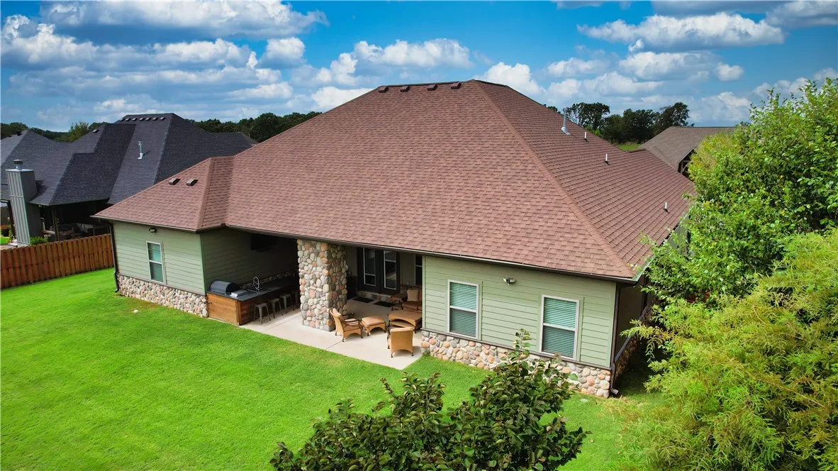 Bentonville, Arkansas 72712, United States, 4 Bedrooms Bedrooms, ,3 BathroomsBathrooms,Residential,Active,201660