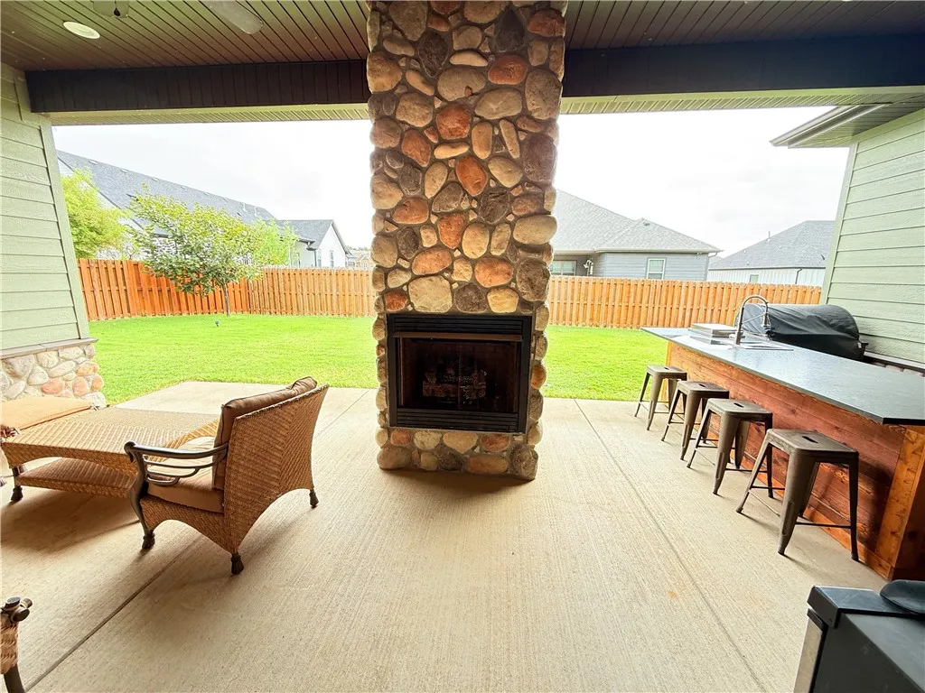 Bentonville, Arkansas 72712, United States, 4 Bedrooms Bedrooms, ,3 BathroomsBathrooms,Residential,Active,201660