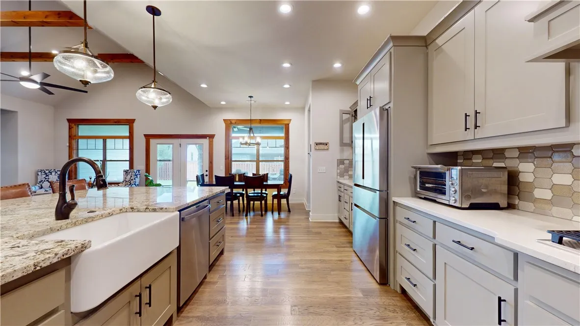 Bentonville, Arkansas 72712, United States, 4 Bedrooms Bedrooms, ,3 BathroomsBathrooms,Residential,Active,201660