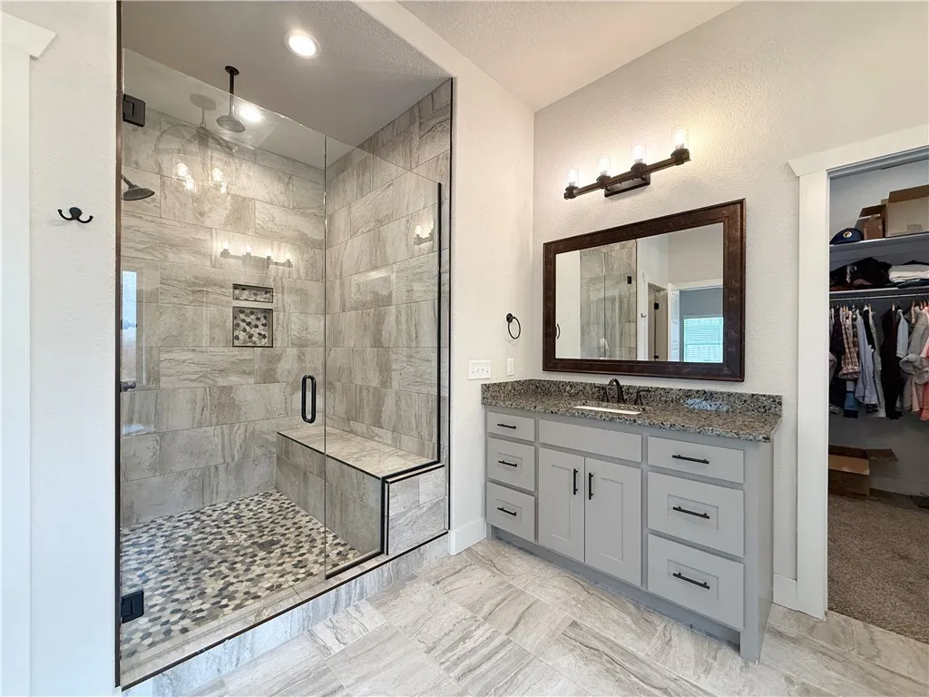 Bentonville, Arkansas 72712, United States, 4 Bedrooms Bedrooms, ,3 BathroomsBathrooms,Residential,Active,201660