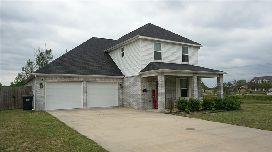 This beautiful home in a small, tucked away neighborhood is the clear choice for your next home! Located right off Butterfield Coach with easy access to 412 E and Don Tyson Blvd, it's close to schools, parks, and is less than 7 minutes to Lake Fayetteville. This Franklin Plan home is a 4 Bed, 3 Bath stunner and has been well maintained. Tall, vaulted ceilings in the living room make the open floor plan feel incredible spacious and would be a perfect place to host parties or get togethers. Amenities include all brick exterior, built ins, granite counters throughout, pantry, hardwood flooring, covered patio, landscaping, and much more.