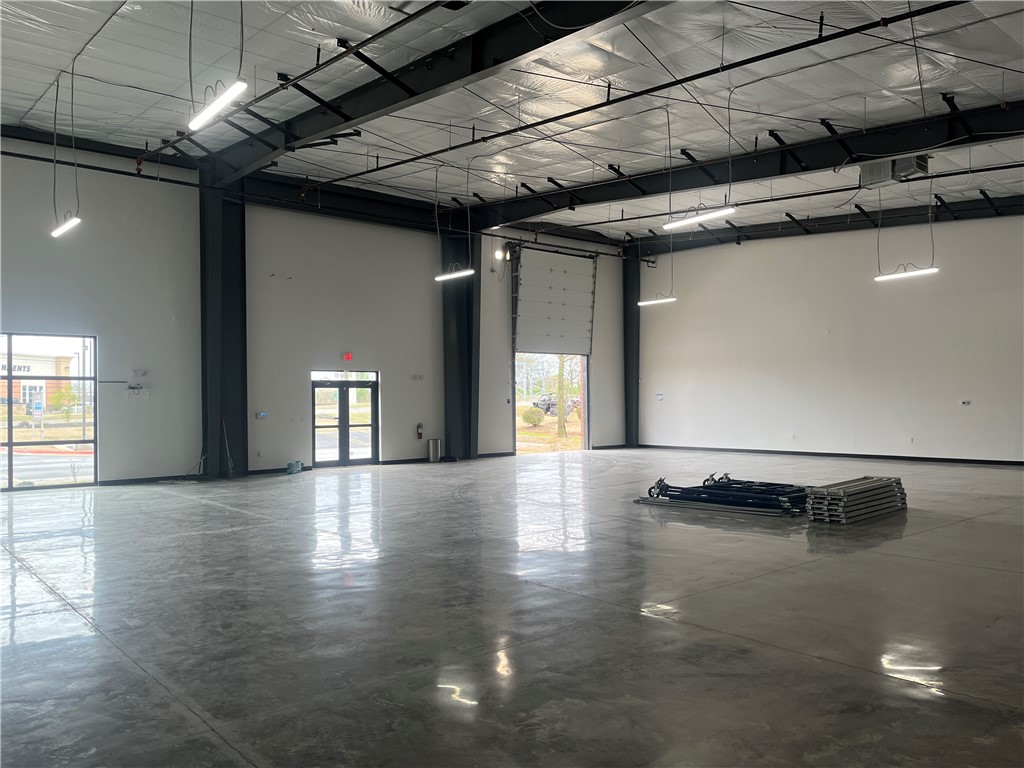 Springdale Outlots - Commercial Lease