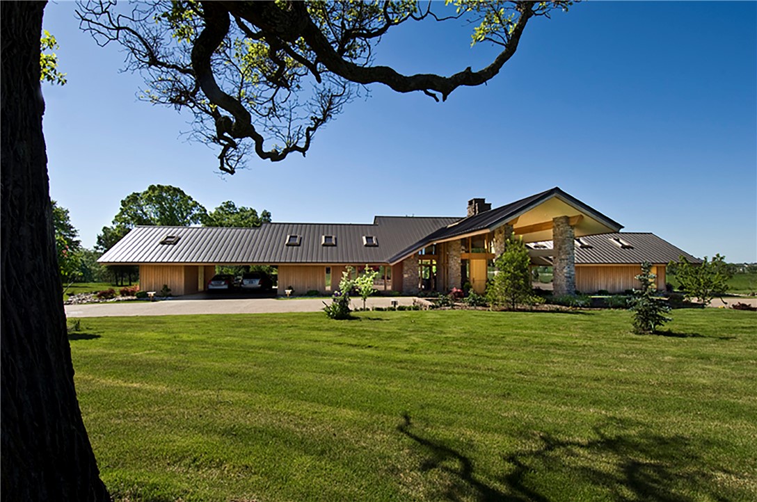 Unique, well-located, stand-alone, office construction for sale in Pinnacle Hills of Rogers, Arkansas ideal for medical, service retail, spa or daycare uses. Includes storage, parking, drop-off area, one full bath, two half-baths and several offices with an open floor plan. Location offers unlimited amenities including Topgolf, Walmart AMP, Pinnacle Hills Promenade and Razorback Greenway trail system with proposed Pinnacle Springs Shopping Center coming soon. Nearby are several multifamily communities and high-income residential neighborhoods. Ideal for spa, clinic, therapy, outfitter or service-retail use.