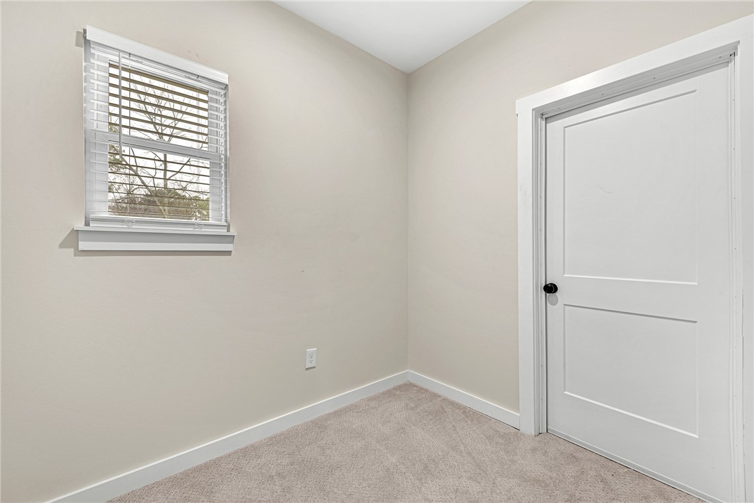 Subdivision: 21-16-30 FAYETTEVILLE OUTLO - Residential