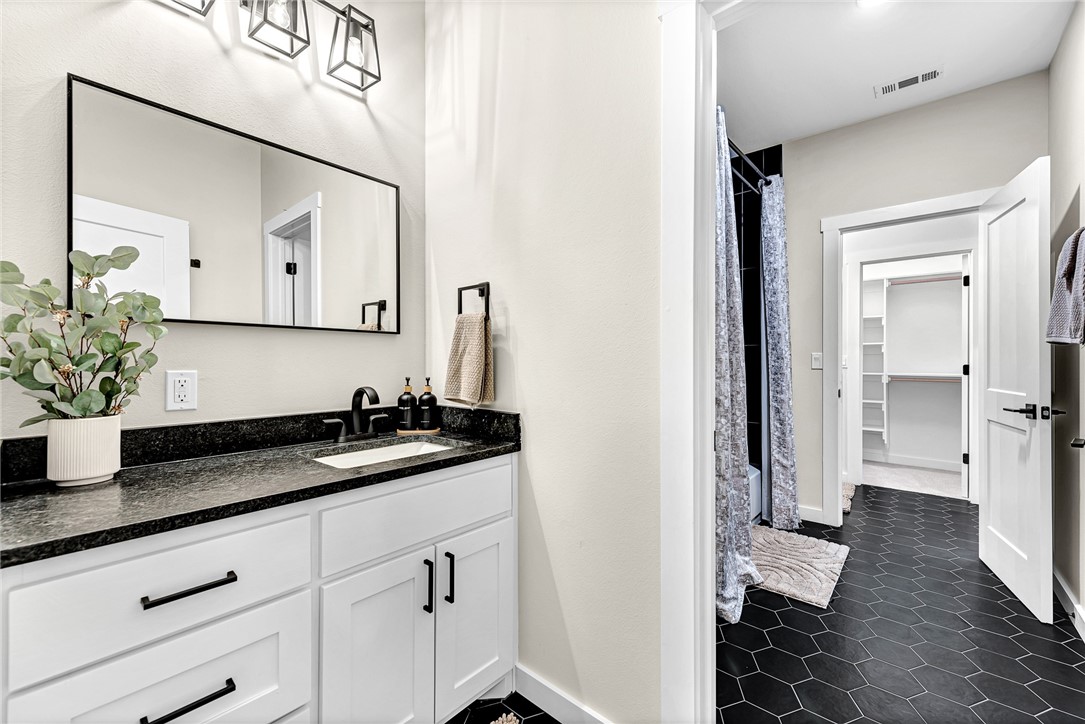 Subdivision: 21-16-30 FAYETTEVILLE OUTLO - Residential