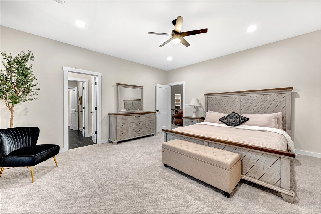 Subdivision: 21-16-30 FAYETTEVILLE OUTLO - Residential