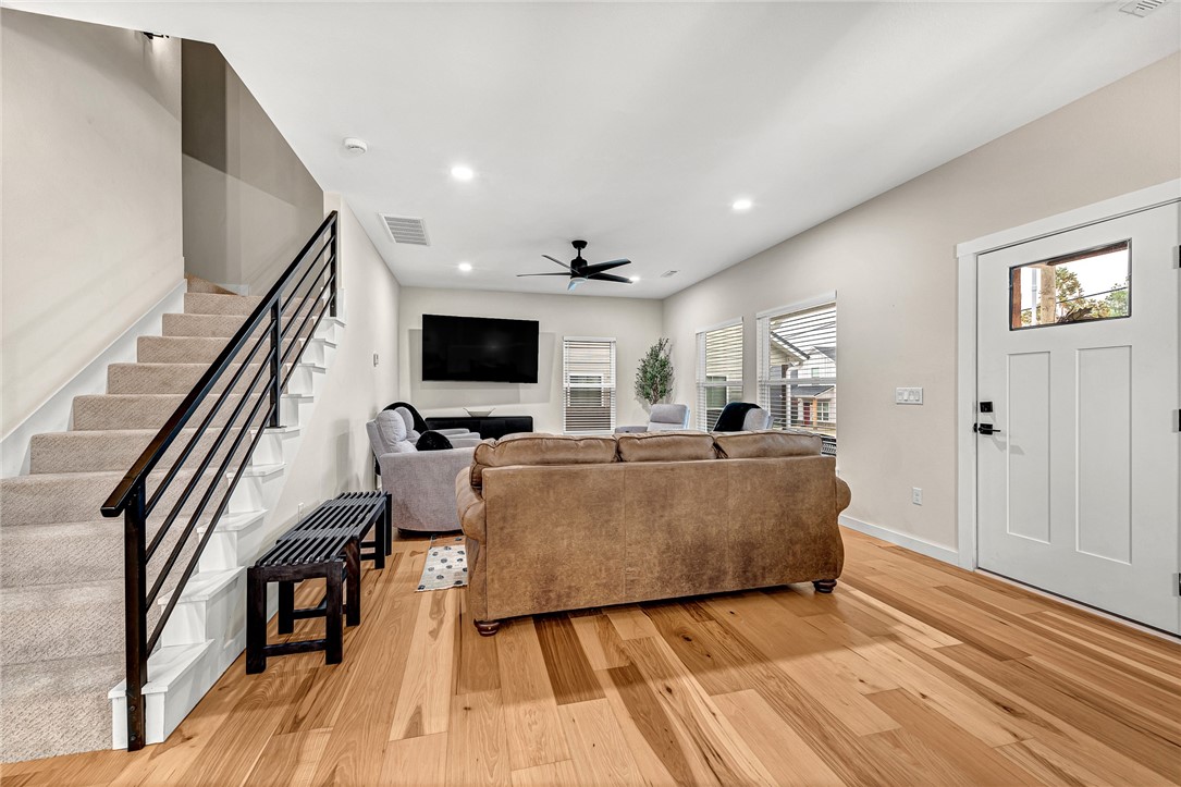 Subdivision: 21-16-30 FAYETTEVILLE OUTLO - Residential