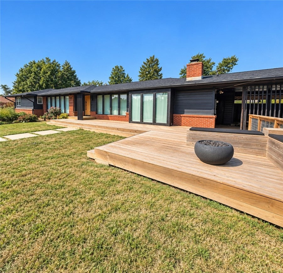 307 Crestview Drive