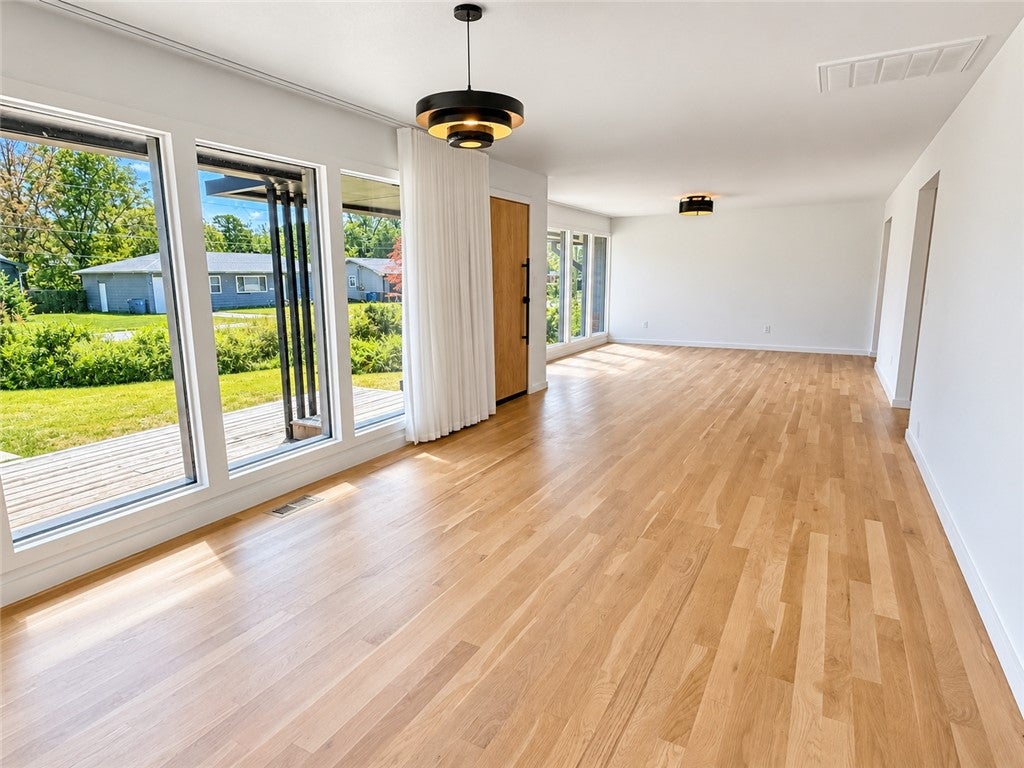 307 Crestview Drive