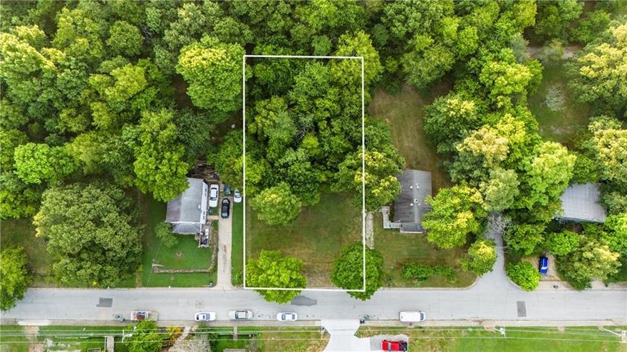 Explore this prime residential lot just a few blocks from the vibrant Fayetteville downtown square. Spanning 0.34 acres, this partially wooded lot is ready for you to build your next home. Whether you're planning to design a custom home or invest in a fantastic location, this lot offers endless possibilities. Don’t miss your chance to create something special in the heart of Fayetteville!