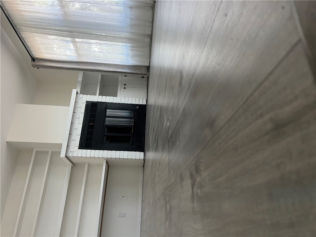 Townhouse Tct 3 A/K/A Drake Court Bvv - Residential