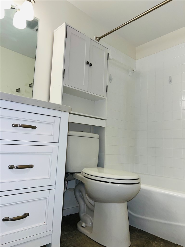 Townhouse Tct 3 A/K/A Drake Court Bvv - Residential