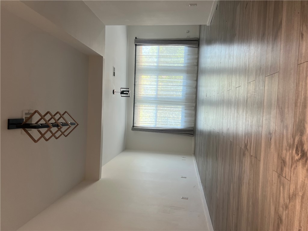 Townhouse Tct 3 A/K/A Drake Court Bvv - Residential