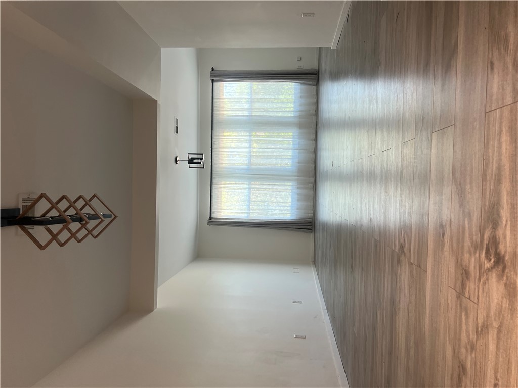 Townhouse Tct 3 A/K/A Drake Court Bvv - Residential