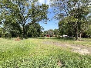 Vacant land opportunity that is close to 2 Russellville Elementary Schools & the Russellville middle school.