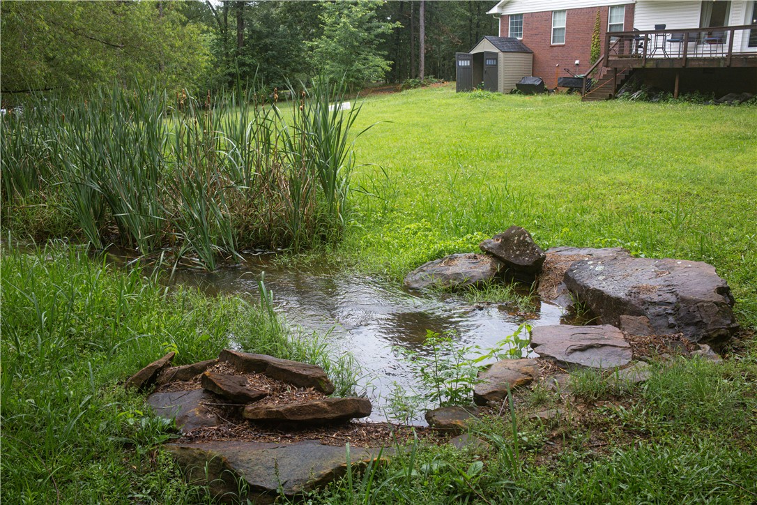 Cliff & Stream Ii - Residential