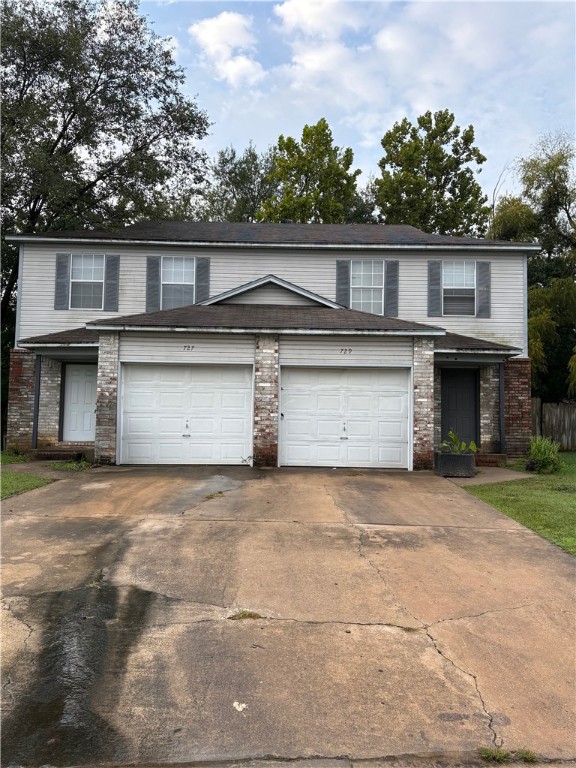 Great rental opportunity in this 3 bed 2 bath 1 car garage duplex in excellent Fayetteville location. located just off I-49, across the street from Fayetteville's Centennial Park at Millsap Mountain and less than 2 miles from U of A. Comes with all appliances (except microwave) including washer and dryer, lawn care, fenced in back yard and more. **Pics may not be of exact unit**