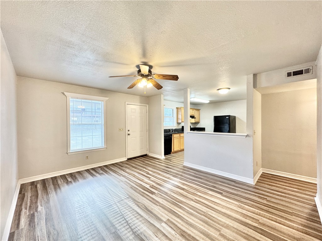 9-16-30 FAYETTEVILLE OUTLOTS - Residential Lease