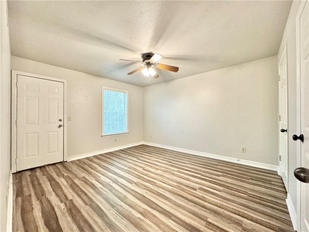 9-16-30 FAYETTEVILLE OUTLOTS - Residential Lease