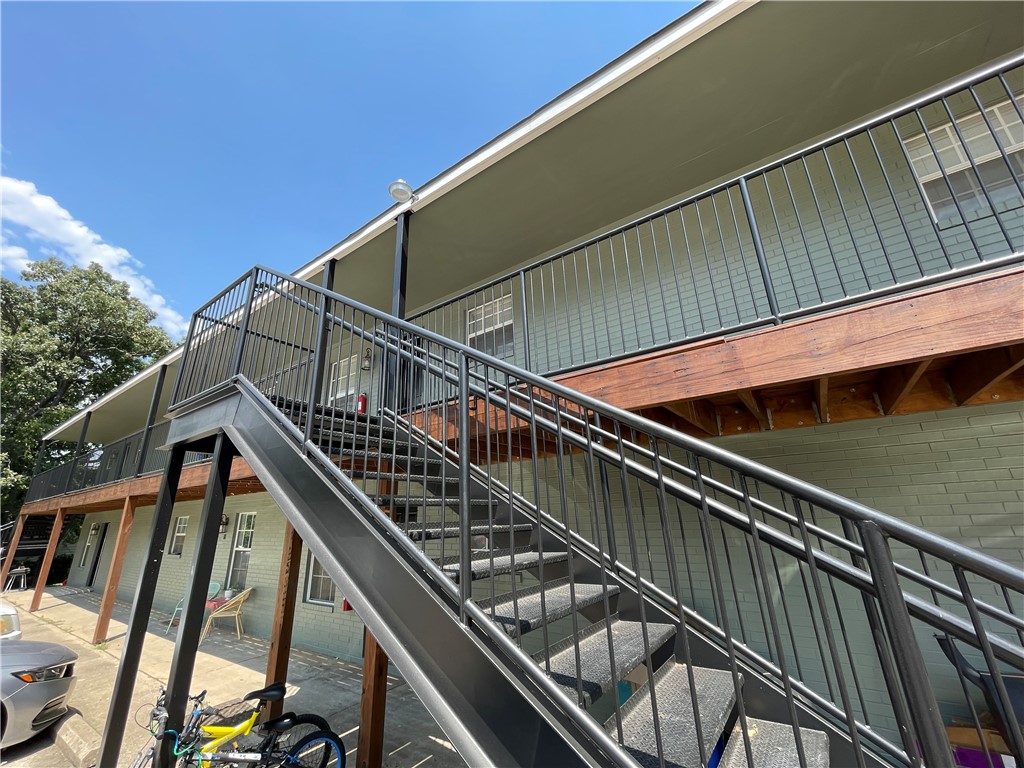 9-16-30 FAYETTEVILLE OUTLOTS - Residential Lease