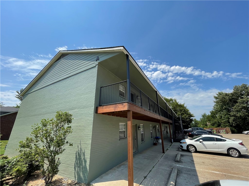 9-16-30 FAYETTEVILLE OUTLOTS - Residential Lease