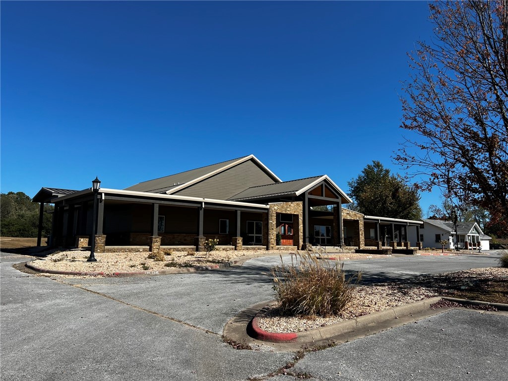 10,332 SF Full service turn key church building that includes a 6500 SF sanctuary with 400 person capcaity, and +- 9 acre property. This Church is in excellent condition and ready for a new congregation to enjoy all that it has to offer. This building can be repurposed as a community center or school. The listing is priced to accommodate a complete site redevelopment if desired. Ideal for high density housing or retirement community. Located very close to I49 with excellent access to hospitals, banks, shopping, and restaurants.