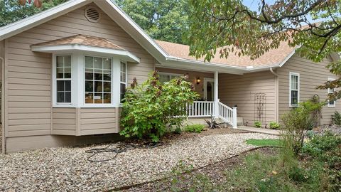 Photo of 11 Wiltshire Drive, Bella Vista, AR 72714 (MLS # 1323841)